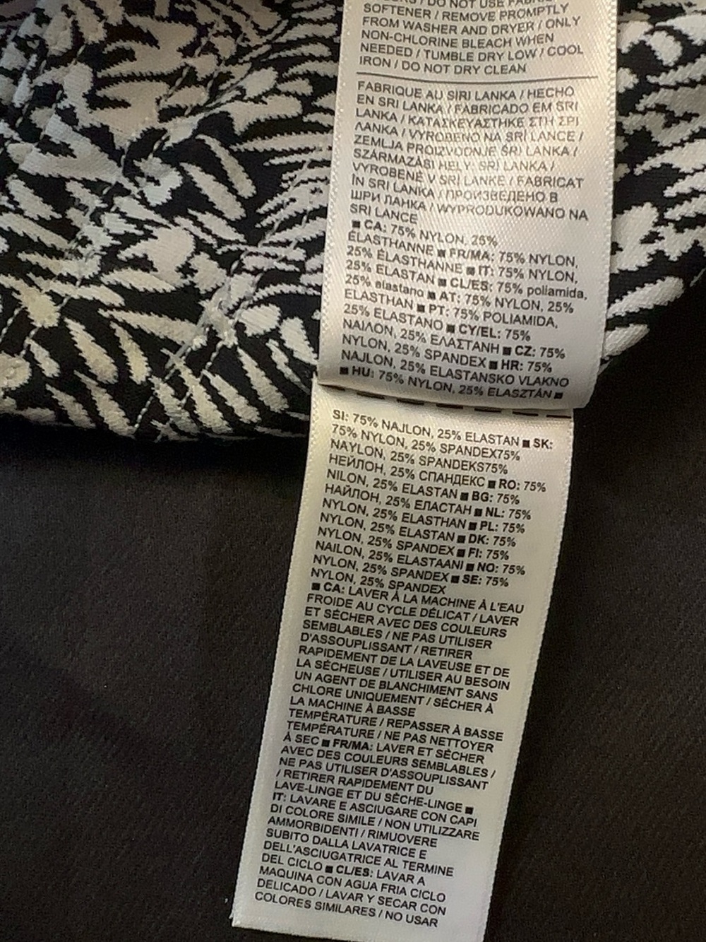 Athleta Ultimate Stash II Textured 7/8 Leggings Tailwind Black White M - Picture 12 of 13